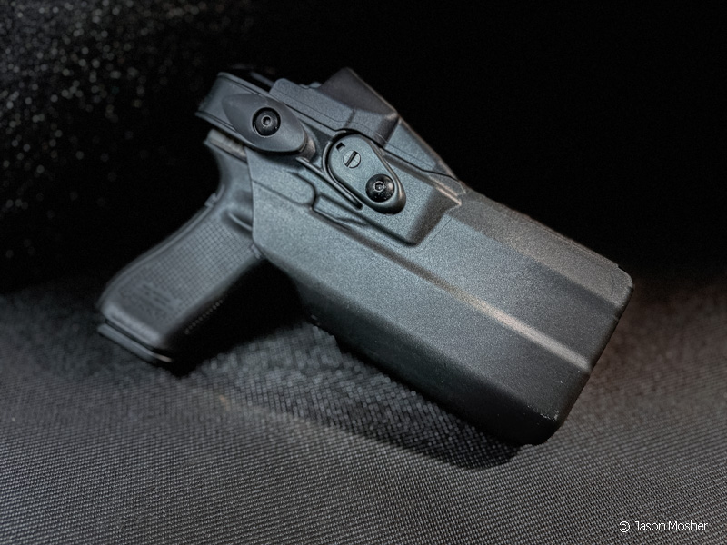 Safariland duty holster for Glock 17. 