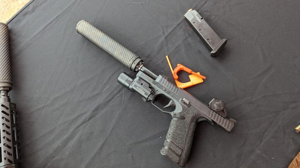 The Archon type b with suppressor