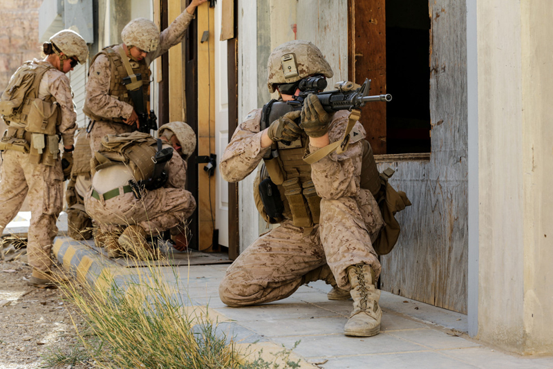 Marines wearing Desert MARPAT BDUs