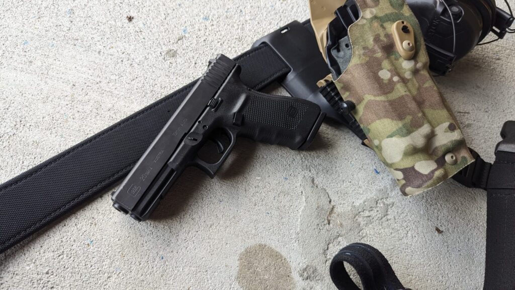 Glock 20 and safariland holster