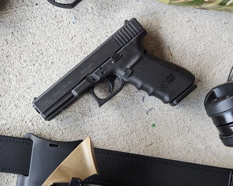 Glock 20 with gear