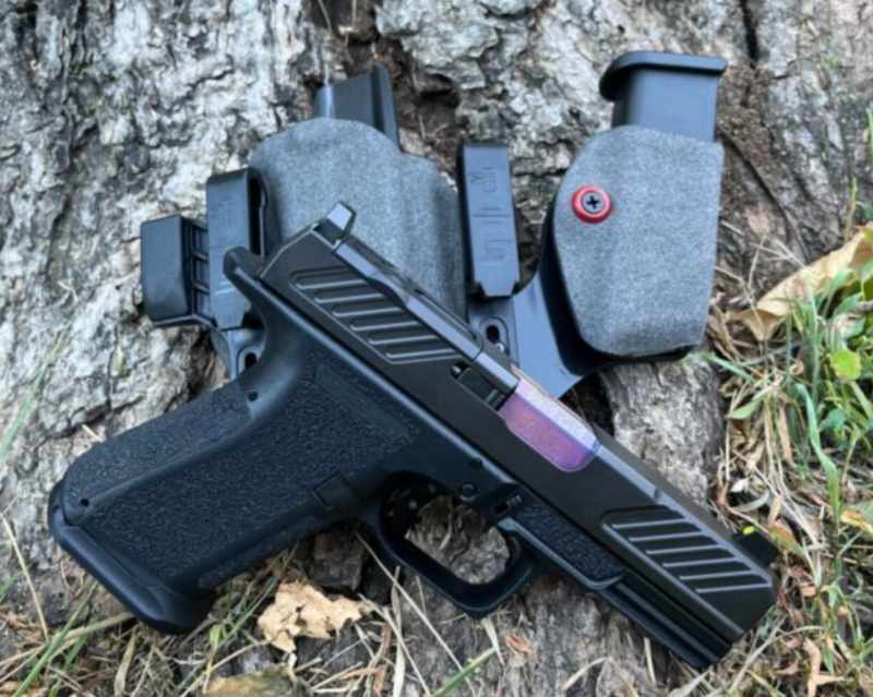 Shadow Systems MR920 glock 19 clone with Safariland Incog X holster