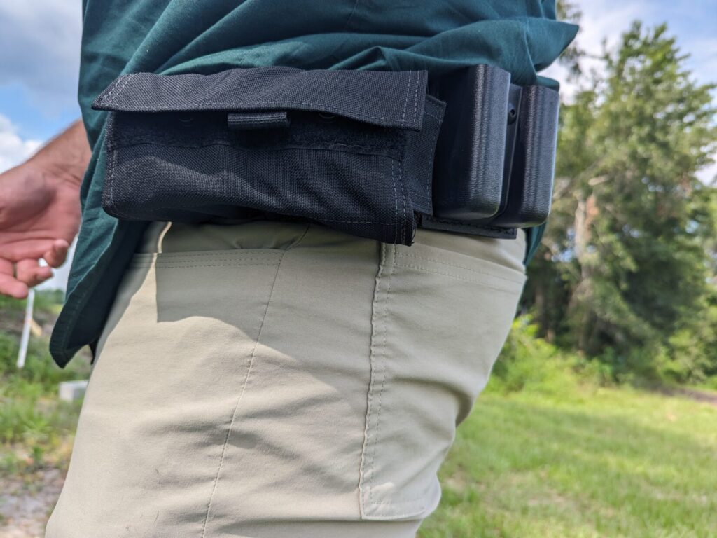Closed tp11 shot shell pouch on belt