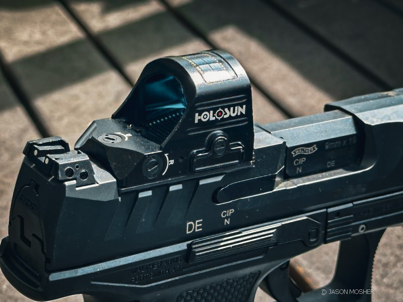 Holosun 407c V2 red dot.