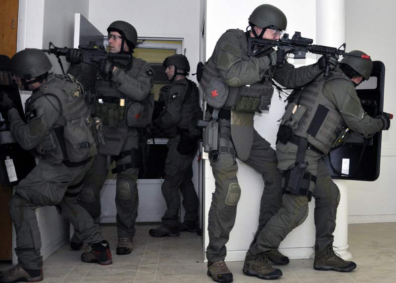 FBI SWAT Team, FBI firearms