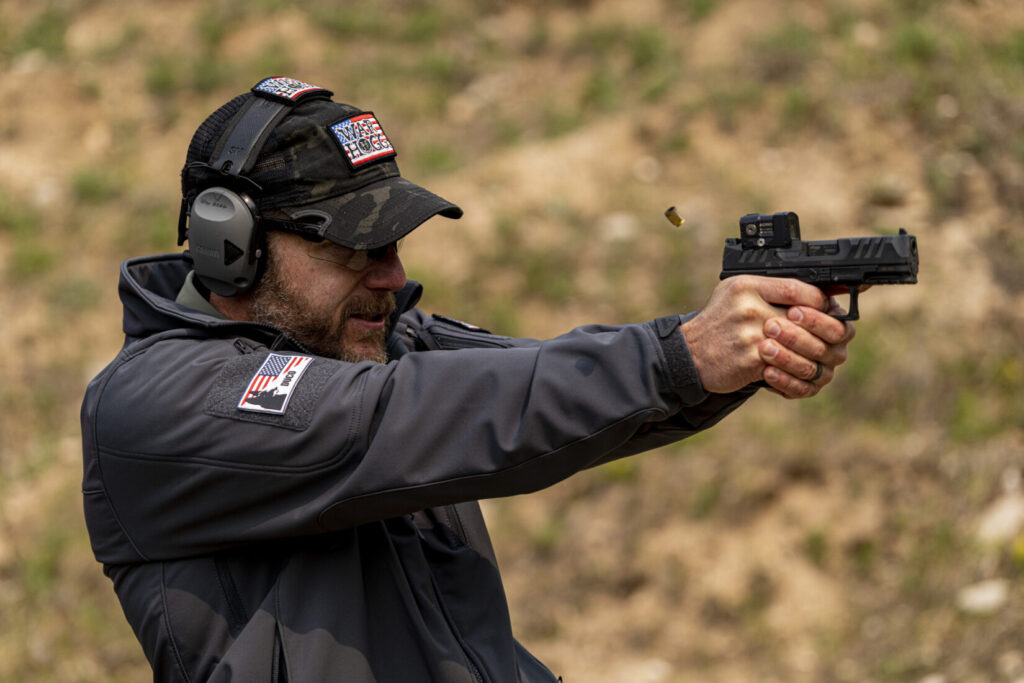 War HOGG Tactical demonstrations a proper pistol presentation