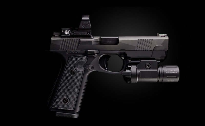 daniel defense daniel h9 pistol with light and optic