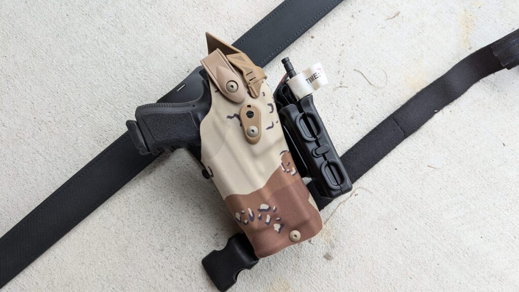 safariland holster with tq pouch on leg strap