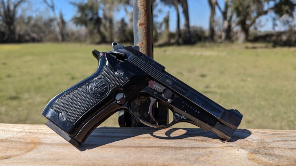 . 32 ACP all-metal handgun profile