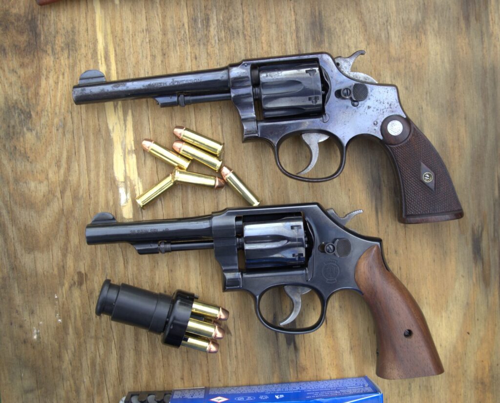 smith & wesson model 10 no lock with an older M&P model