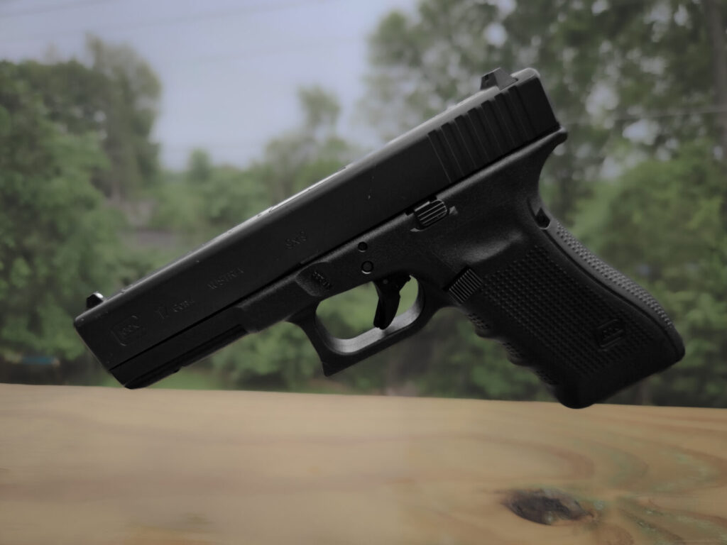 floating Glock 17