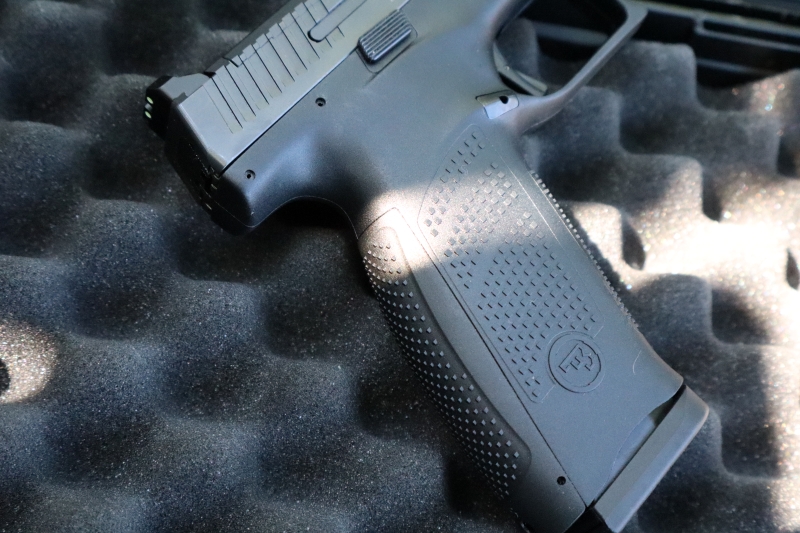 grip of the cz p 10 .45