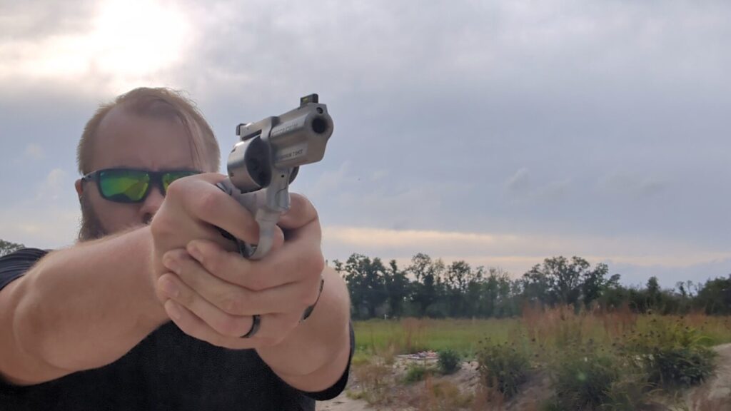 Ruger gp100 aiming