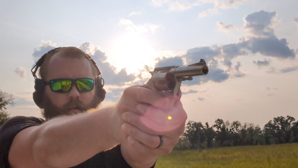 Aiming bulldog revolver