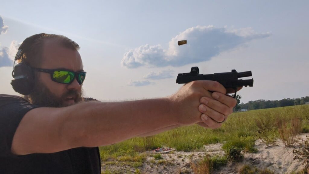 Round ejecting from masada slim elite