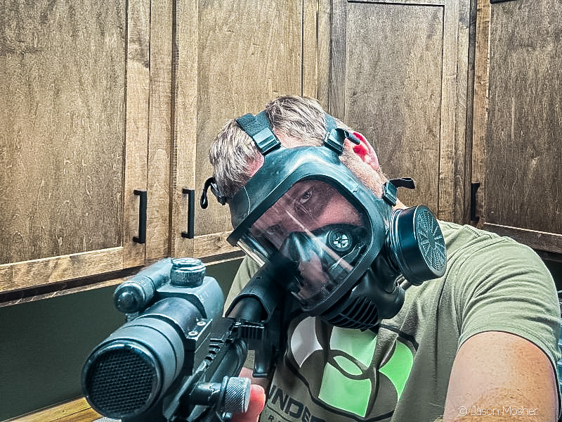 Can you aim with your gas mask on?
