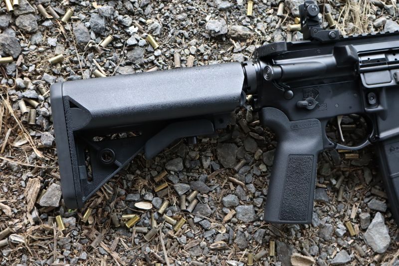 A closeup of the b5 systems buttstock and pistol grip of the springfield saint victor