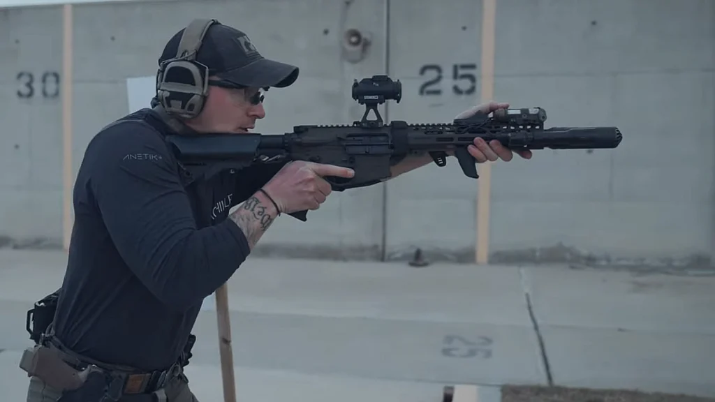 Rick Crawley demonstrating the command drill for weapon transitions