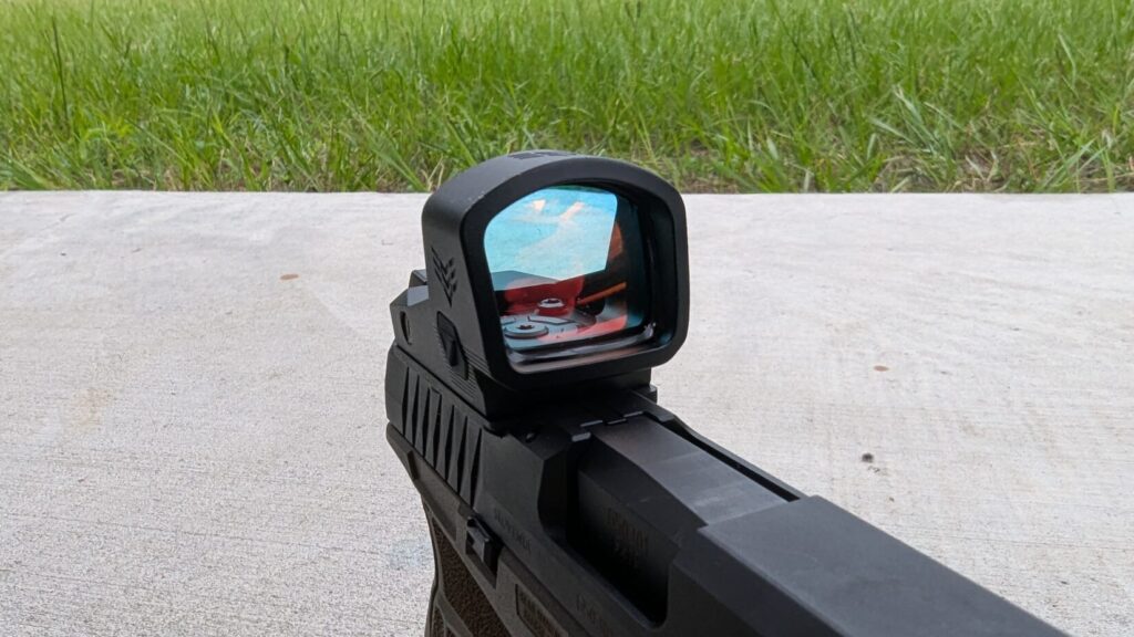 A close-up of the Swampfox Justice 2 optic on the Arex Delta Gen 2 pistol.