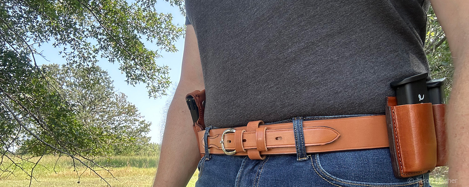 Bianchi Leather: Cowboy Style Gun Belt for Glock 19 Pistol