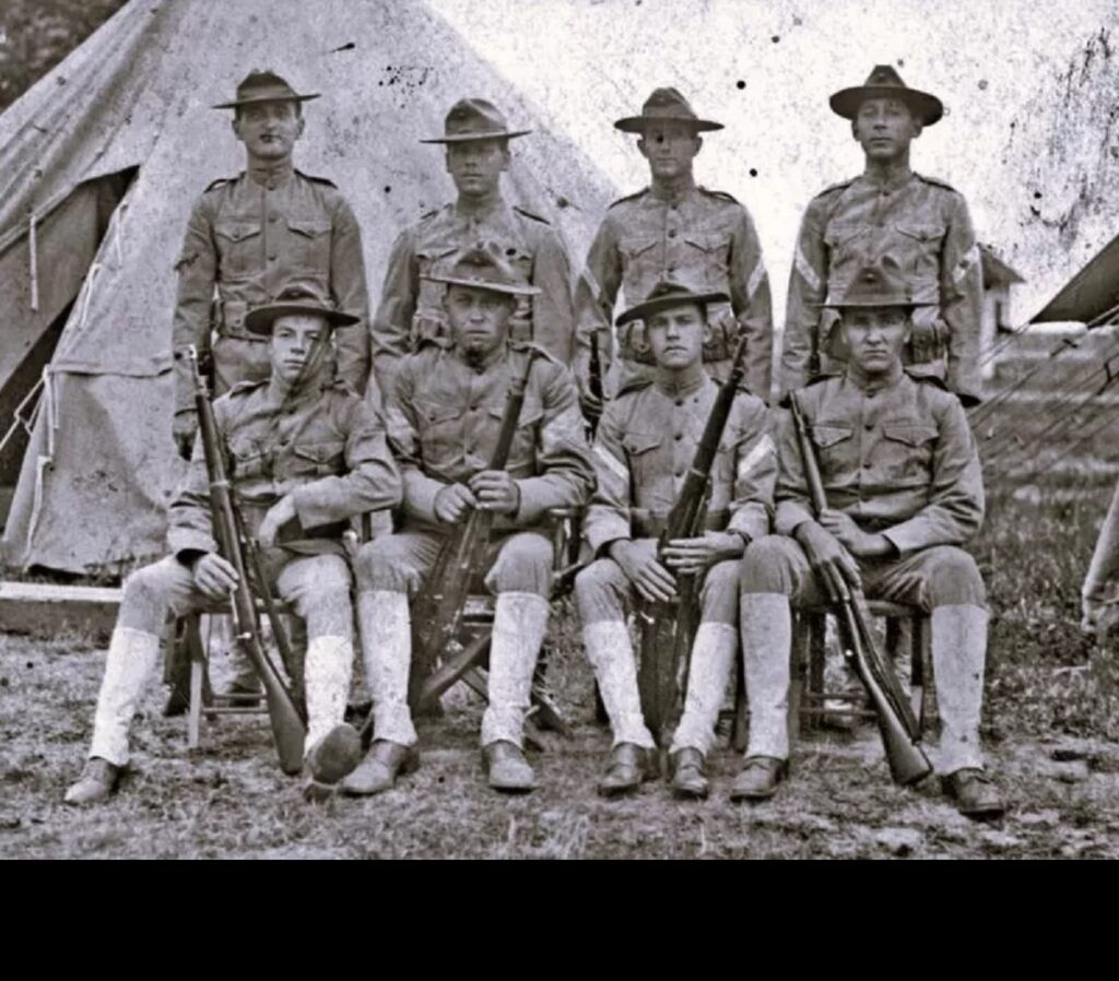 Pictured by an unknown photographer, U.S. Marines during the Spanish-American War. (National Archives. Public Domain)