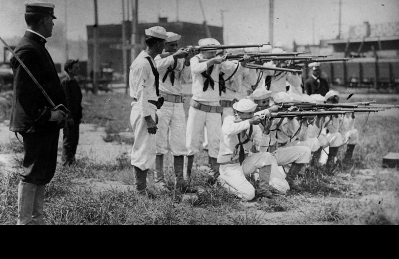U.S. Navy sailors taking part in musketry drill, circa 1900-1910. They are armed with M1898 (Krag-Jorgenson) rifles. (Image: Public Domain/Naval History and Heritage Command)