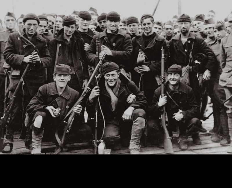 A group of "Bluejackets" from the USS Olympia (C-6) in Murmansk, Russia, during the Russian Civil War. (Image: Public Domain/U.S. Naval Institute)