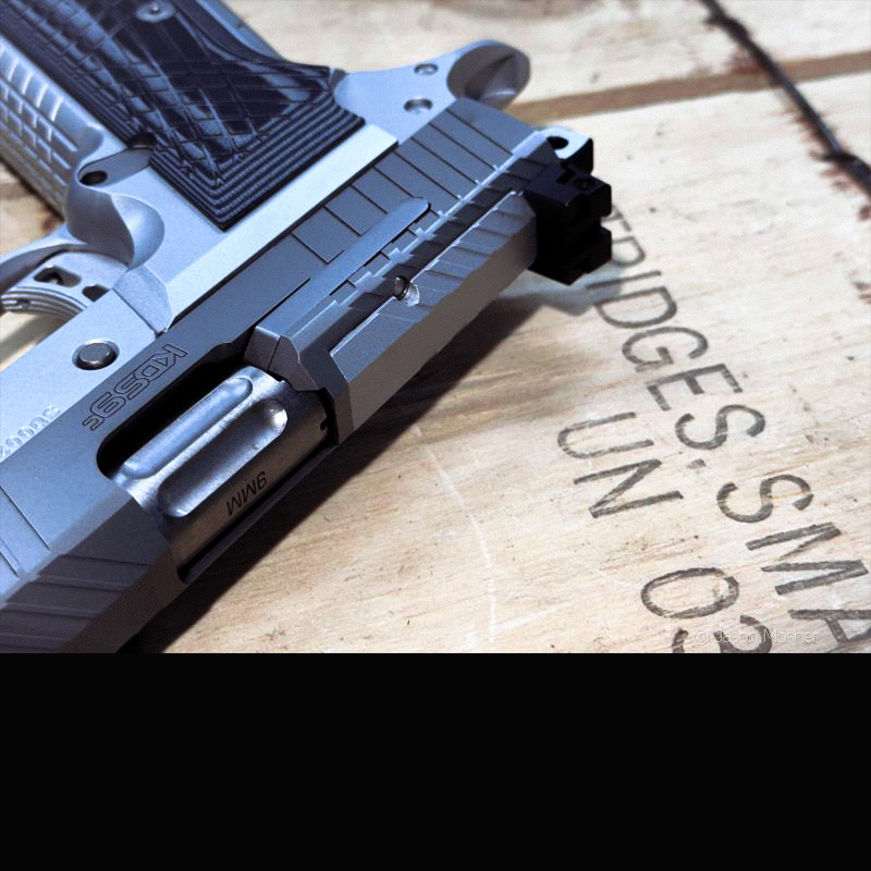 The top of the slide on the Kimber KDS9c, showing the optics plate. 