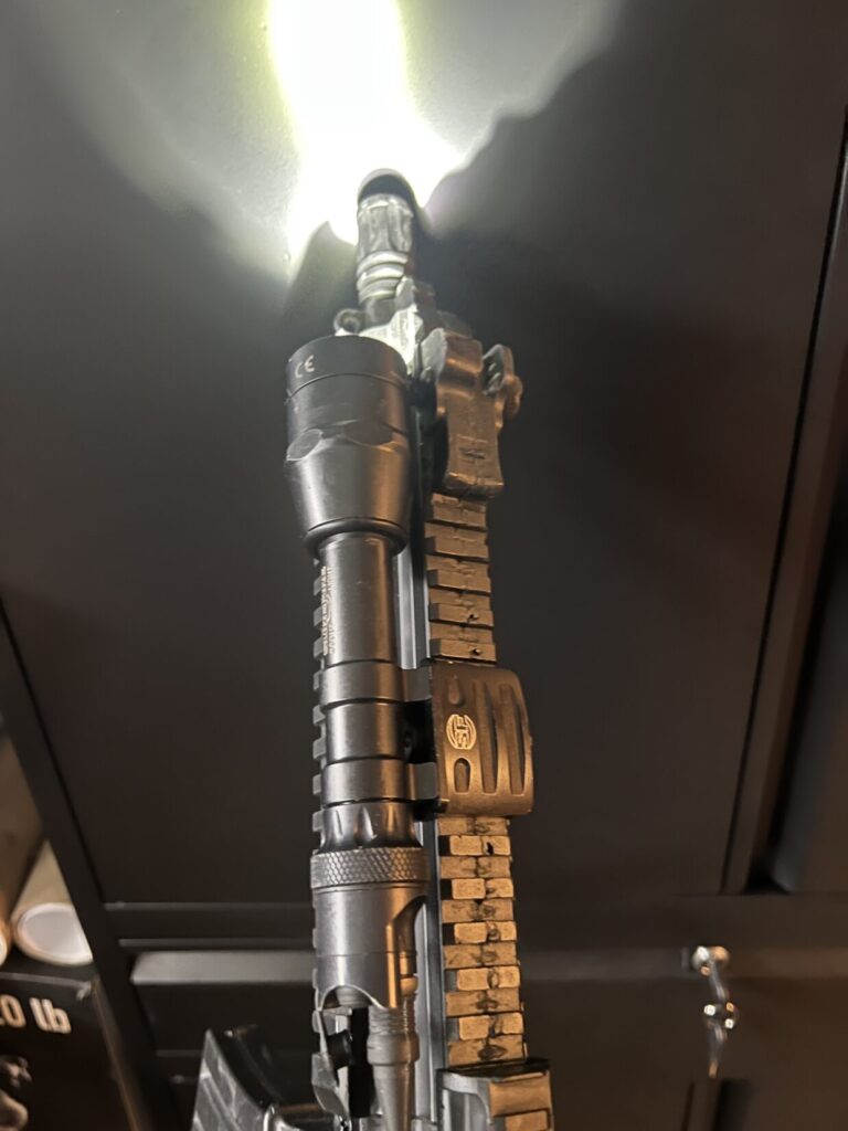 Rubber HK416 with real scoutlight activated