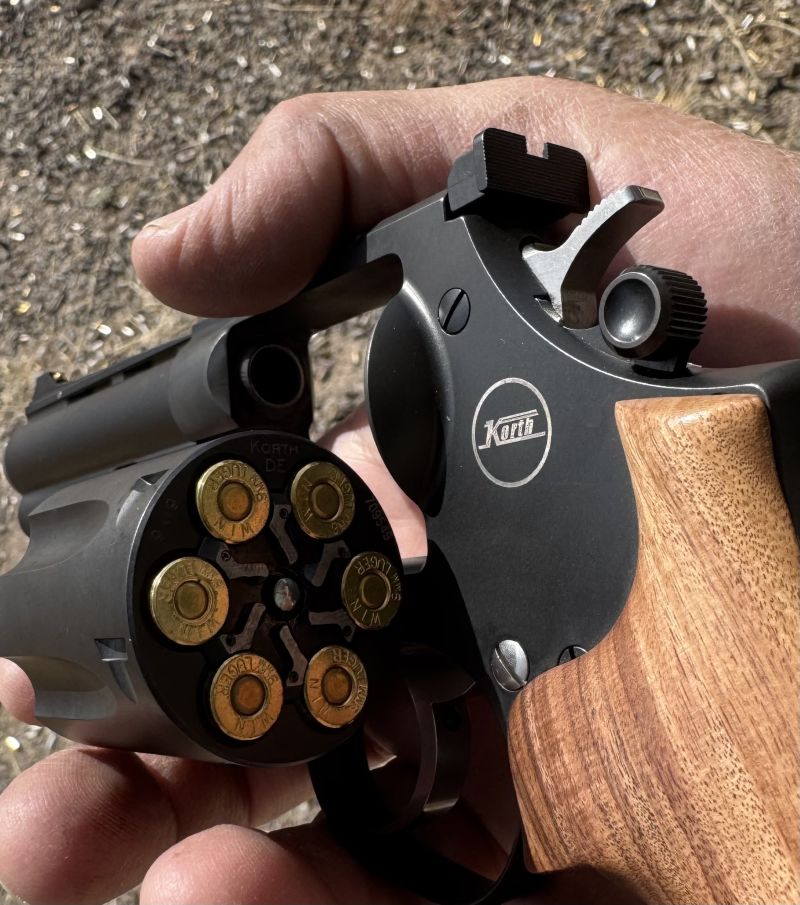 Moon clips aren't necessary for shooting 9mm ammo through the 9mm cylinder.