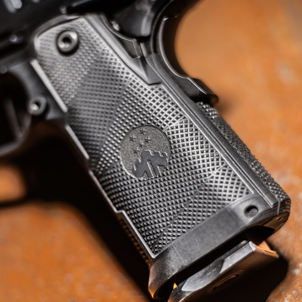 Apache Commander grip module. 