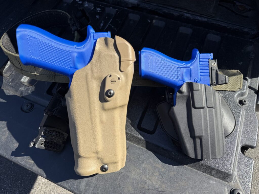The grip keeper fit in both light bearing & non light bearing safariland holsters