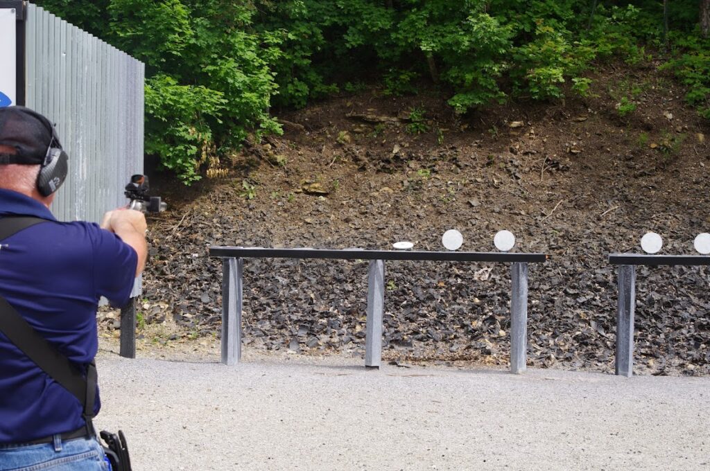 Revolver on the falling plates at Bianchi Cup.