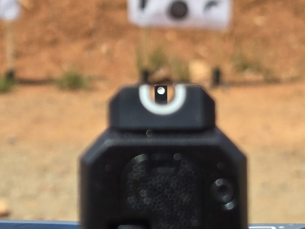 A U Dot sight set.
