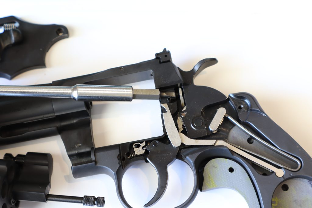 Colt python transfer bar safety mostly hidden behind the hammer