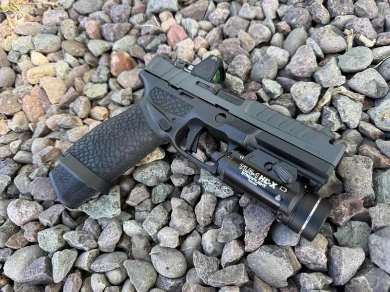 The Streamlight TLR-1 HL-X provides 1000 lumens of illumination.